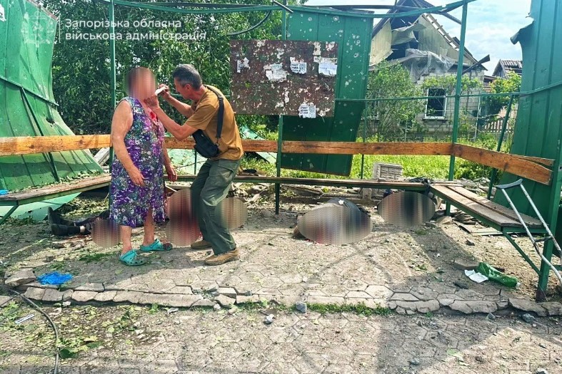 Росіяни від ранку атакують дронами Запоріжжя та околицю, є загиблі та поранені Росіяни від ранку атакують дронами Запоріжжя та околицю, є загиблі та поранені